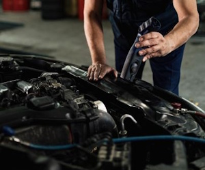 BMW Porsche Mercedes mechanic